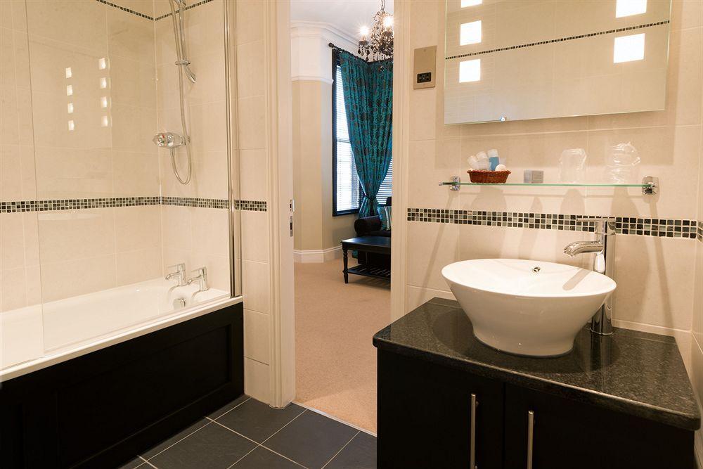 Hotel The Grafton Harrogate Zewnętrze zdjęcie Bathroom