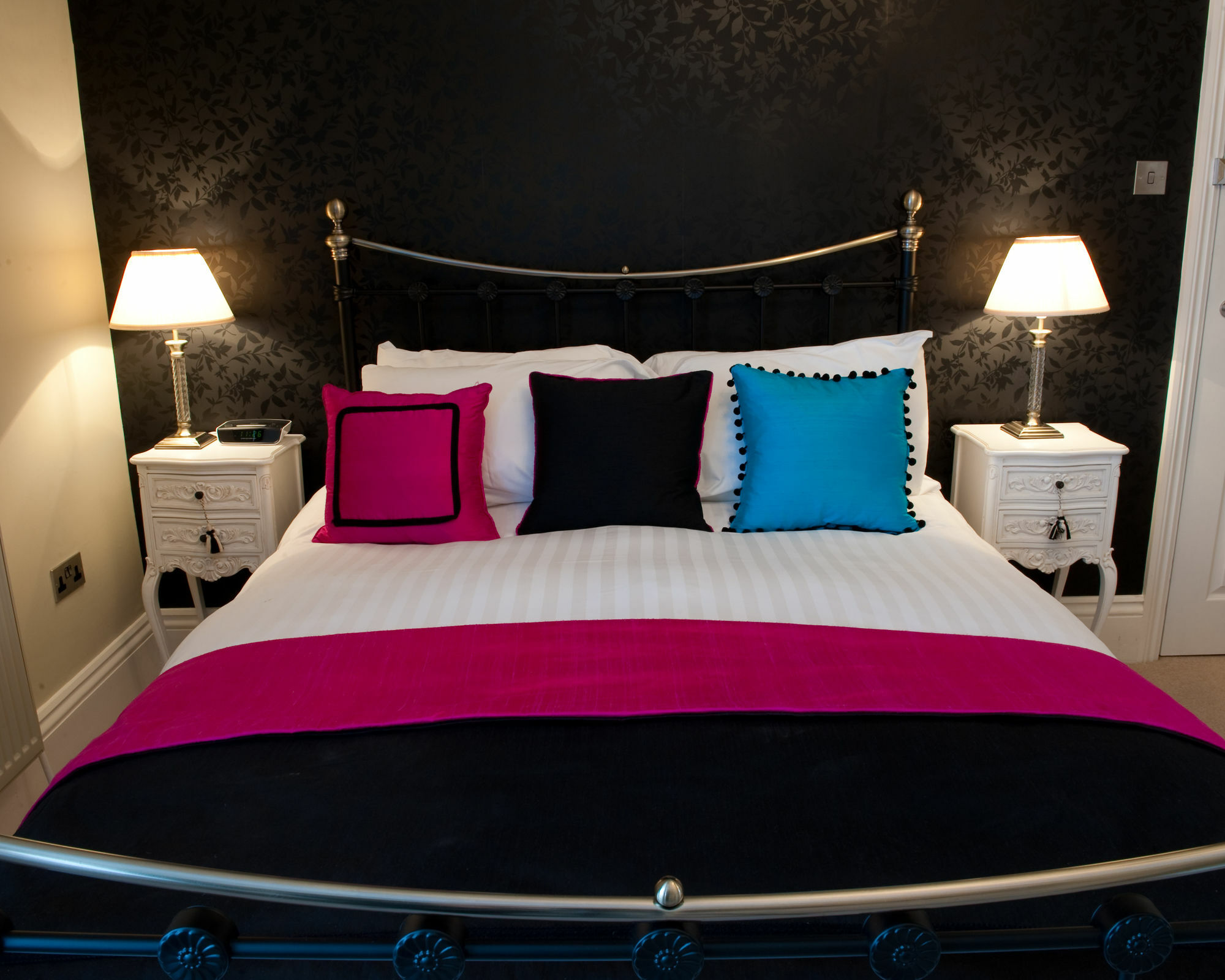 Hotel The Grafton Harrogate Zewnętrze zdjęcie A bedroom at the hotel