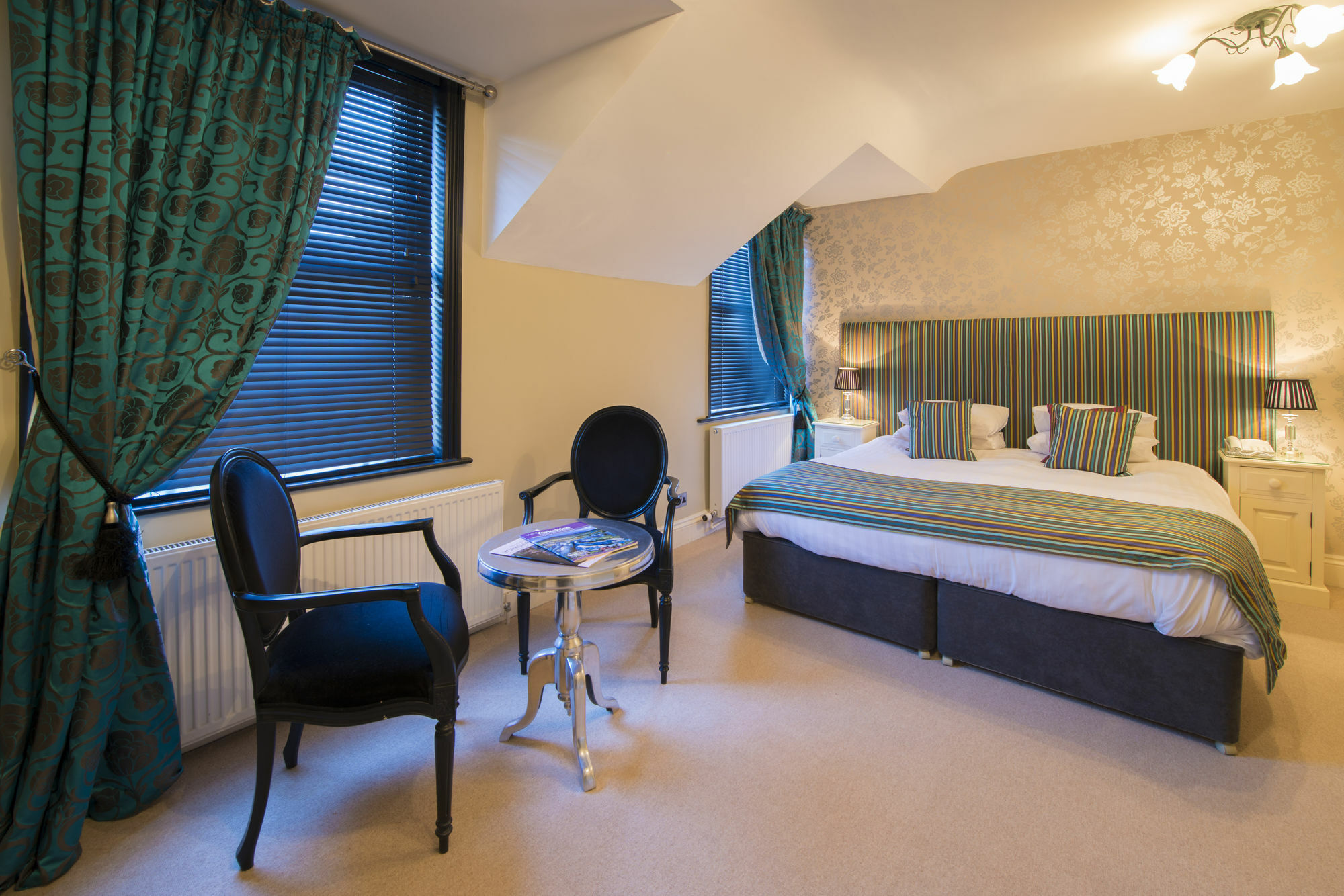 Hotel The Grafton Harrogate Zewnętrze zdjęcie A bedroom at the hotel